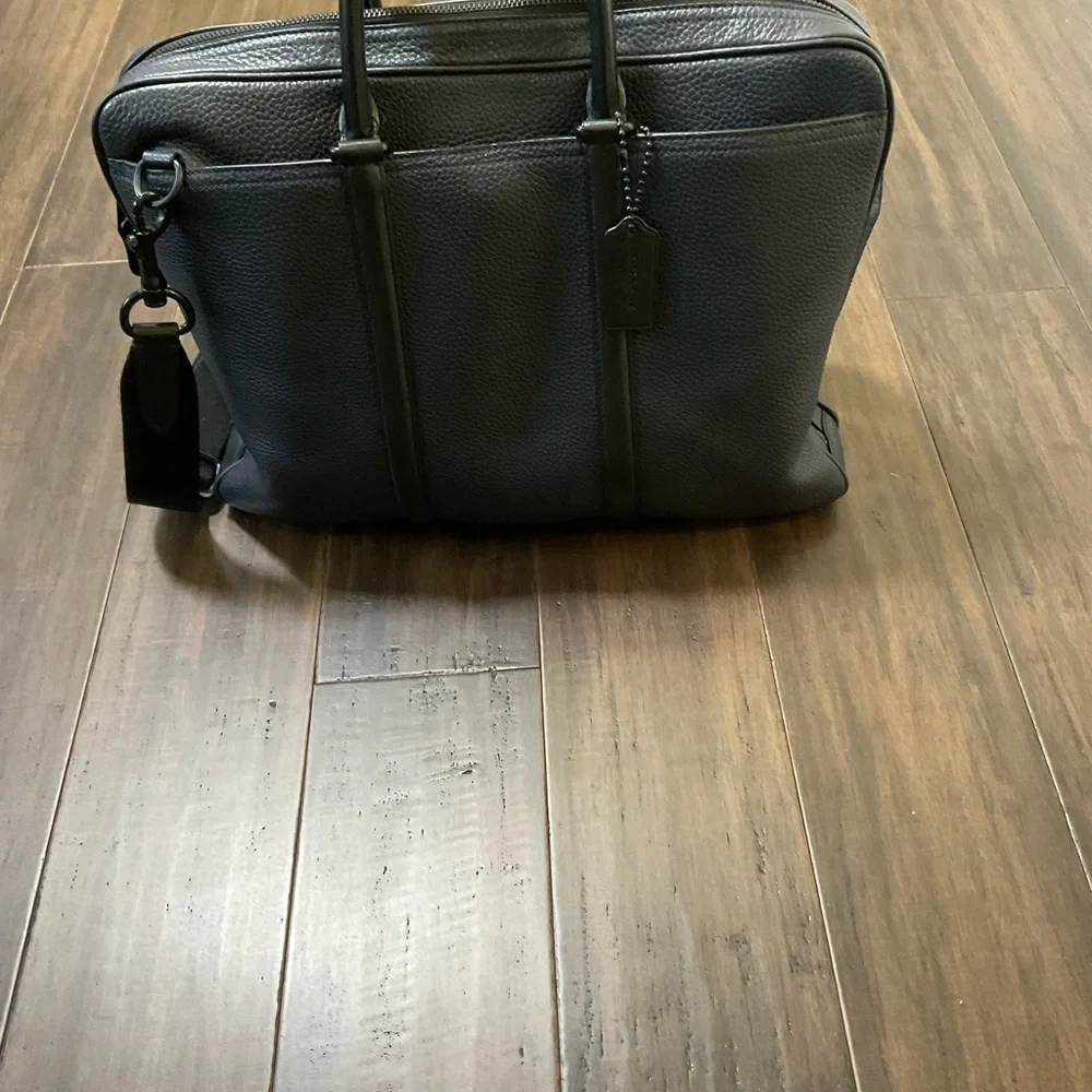 COACH Men’s Pebble Leather 57781 Navy Black Briefcase Bag Metropolitan Slim